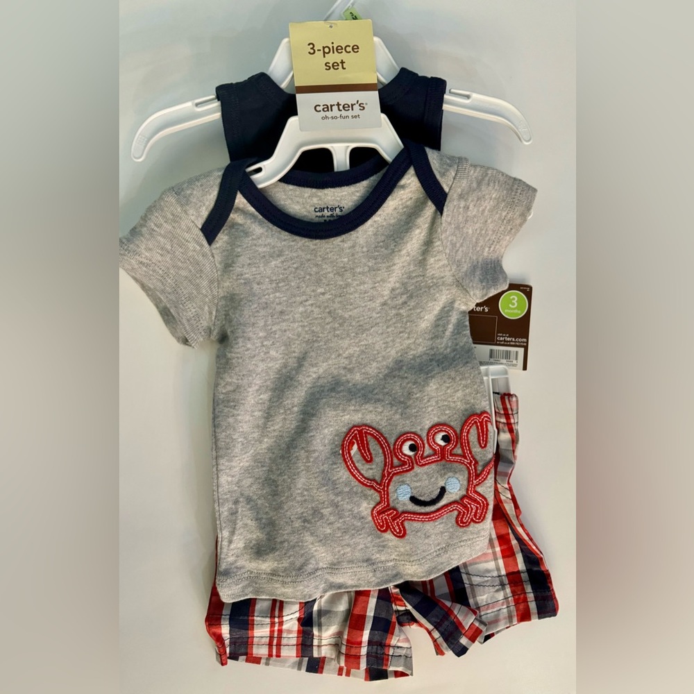 Carter’s 3 -piece short set- size 3 months